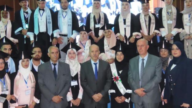 سايحي يشرف من تلمسان على تكريم الطلبة المتفوقين من المعاهد الوطنية للتكوين شبه الطبي