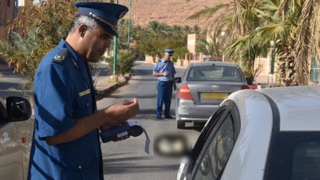 غرداية.. حملة تحسيسية للتعريف بجهاز الدفع الإلكتروني لتسديد المخالفات