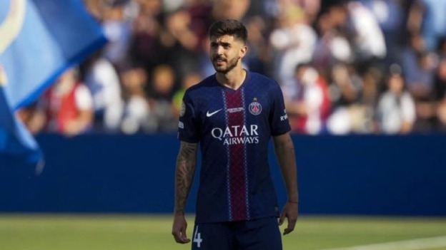 بيرالدو يفاجئ باريس بطلب الرحيل