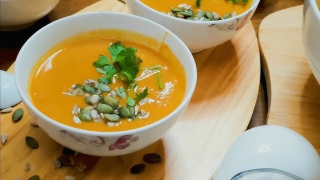 شوربة القرع مع جبنة الروكفورد