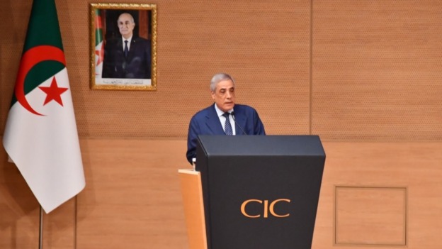 الوزير الأول يشرف على الافتتاح الرسمي للقمة الوطنية “الشباب والمشاركة السياسية”