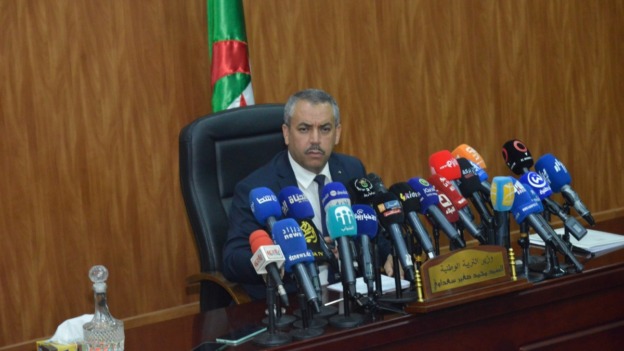 سعداوي يرفع درجة اليقظة لضمان نزاهة “البكالوريا” ويعلن حربًا على الغش التكنولوجي