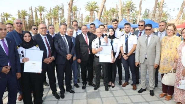 وزير النقل يُشرف على حفل تخرّج دفعة جديدة من الطيّارين
