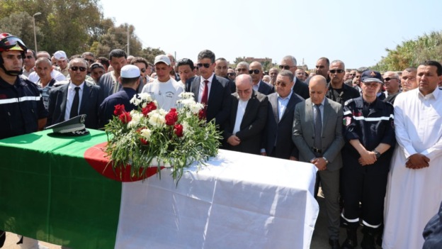 تشييع جثمان المقدم رضوان برجي أحد ضحايا حادث تحطم طائرة الاستطلاع والتعرف للحماية المدنية
