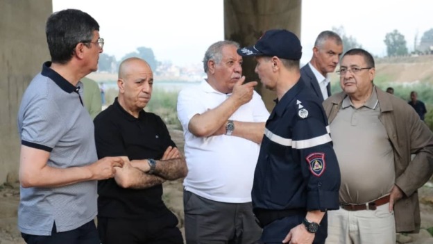 سقوط حافلة بواد الحراش : وفد رسمي هام بمكان الحادث