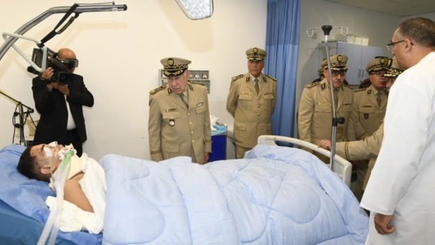 الفريق أول شنقريحة يطلع على الوضع الصحي لضحايا سقوط حافلة بوادي الحراش