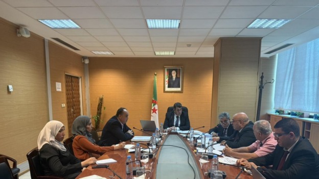 وزارة التجارة تشدد على ضرورة تنظيم معارض للمستلزمات المدرسية بجودة عالية وأسعار مدروسة