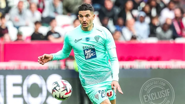 فرحات: “لا أريد التسرع في المفاوضات مع شبيبة القبائل”