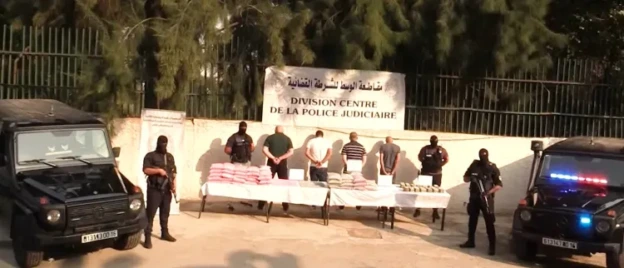 أمن الجزائر العاصمة : الإطاحة بشبكة إجرامية وحجز كميات كبيرة من المخدرات الصلبة وأكثر من مليار سنتيم 