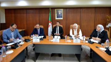 لجنة الصحة تستمع لانشغالات جمعيات وأولياء “أطفال القمر” 