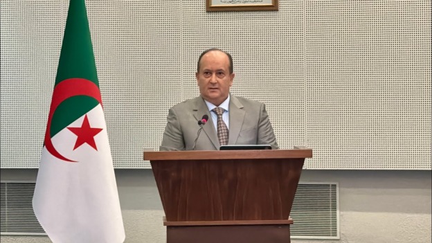 الرئيس تبون حريص على أن يكون للجالية الوطنية تواجد وازن