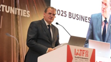 رزيق يعلن لجنة لمتابعة تنفيذ عقود التصدير بعد نجاح معرض IATF