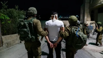 الاحتلال يشن حملة اعتقالات واسعة في الضفة الغربية تطال فلسطينيين بينهم نائبة سابقة