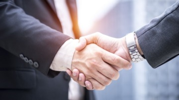 كيف تتعامل مع الناس؟