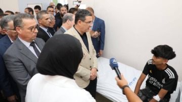 وزير الصحة يعاين الحالة الصحية للمواطنين الذين أصيبوا بعضات كلب بأم البواقي