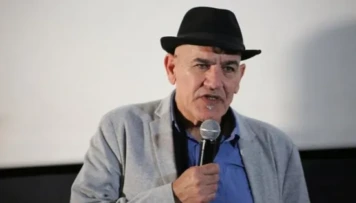رشيد مشهراوي يعلن قصف منزله فى غزة