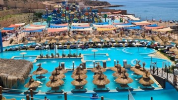 وهران..  تسجيل أزيد من 90 مشروعا استثماريا في قطاع السياحة