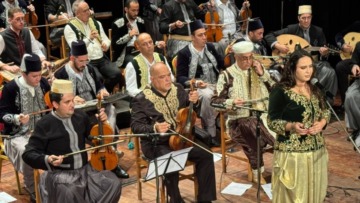 الفن الأندلسي الأصيل يعانق الباهية وهران