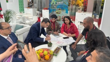 الجزائر توقع باسبانيا 10 عقود تصديرية جديدة مع شركاء أجانب