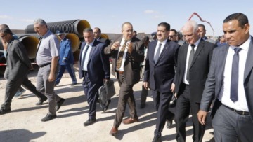 وزير الري يعاين مشروع إنجاز محطة التصفية بعين وسارة