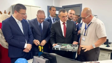 زروقي : التحول الرقمي في قطاع البريد يشكل أحد المحاور الأساسية في مسار تحديث المرافق العمومية