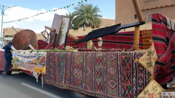 الشروع في دمغ الزربية المحلية “الجريدة” بورقلة