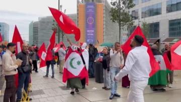 إحياءًا لذاكرة حراك الريف: مسيرة في بروكسل تخليدا لذكرى والد ناصر الزفزافي ومحسن فكري
