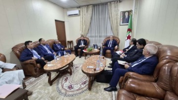 رزيق يستمع إلى انشغالات الفاعلين الاقتصاديين في مجالي الاستيراد والتصدير