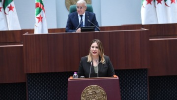 مشروعا القانونين المتعلقان بالأوسمة العسكرية يجسدان إرادة الجزائر الجديدة في تكريس ثقافة الاعتراف
