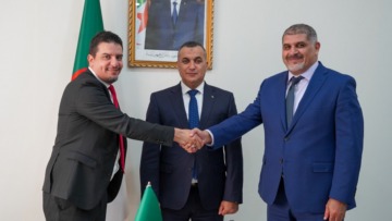 زروقي يُشرف على تنصيب هشام أندلسي رئيسًا مديرًا عامًا لمجمع اتصالات الجزائر