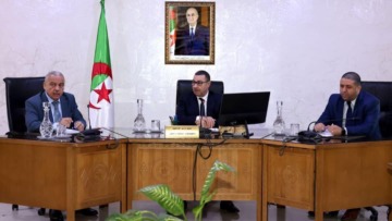 سعيود يشرف على اجتماع تنسيقي مع ولاة تبسة والوادي وخنشلة