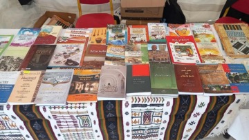 مناسبة للمؤلفين للالتقاء بقرائهم
