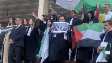 منظمة محامي الجزائر في وقفة للدفاع عن استقلالية المحكمة الجنائية الدولية