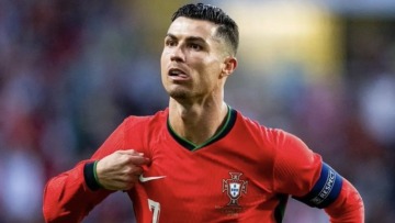 رونالدو يواصل كتابة التاريخ