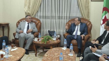 رزيق يؤكد أن قطاع التجارة الخارجية منفتح على كل المبادرات الرامية إلى دعم تنافسية المؤسسات المنتجة