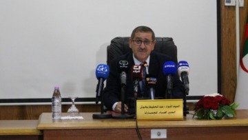 الجمارك الجزائرية تسير اليوم بخطى ثابتة مستلهمة من مسيرة نوفمبر