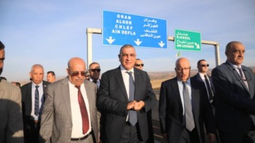 جلاوي يضع حيز الخدمة لمقطع من الطريق السيار الرابط بين جندل ومحول حناشة