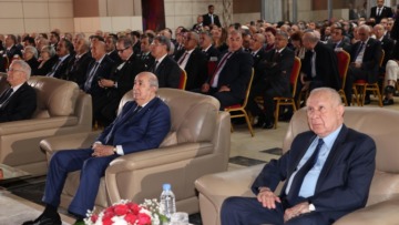 رئيس الجمهورية يترأس حفلا بالنادي الوطني للجيش