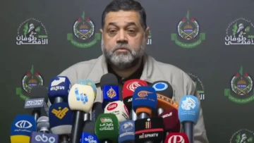  أسامة حمدان: السابع من أكتوبر محطة تاريخية والمقاومة لم ترفع الراية البيضاء رغم عامين من الحرب