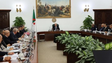 فحوصات طبية دورية ومفاجئة لسائقي وسائل النقل