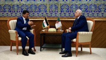 عطاف يستقبل نظيره الصحراوي.. هذه أبرز محاور اللقاء