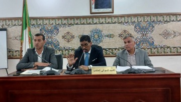  الوالي المنتدب يتابع عمليات التزود بالمياه والكهرباء بالحراش