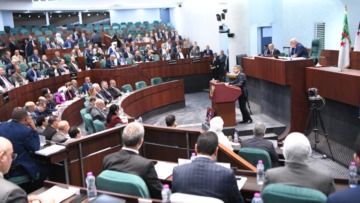 بو الزرد يعرض مشروع قانون المالية لسنة 2026 أمام النواب