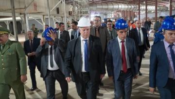 وزير الصناعة يسدي تعليمات بتسريع وتيرة الأشغال بمصنع الآجر بفنوغيل في أدرار