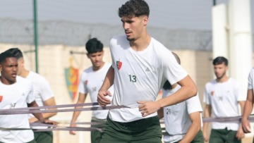 مولودية الجزائر تستعد لمواجهة الهلال في أجواء رائعة