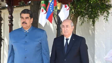 الرئيس الفنزويلي يجدد التزامه بتعميق التعاون مع الجزائر