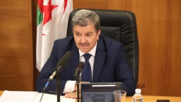 وزير الاتصال يعزي في وفاة الصحفي والمعلق الرياضي عبد الحفيظ شايب