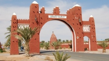 تيميمون.. قصور تختزل التاريخ وواحات تجلب السكينة