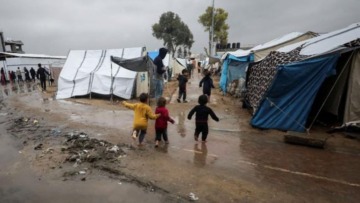 المنخفض يشتد وسط كارثة إنسانية بين النازحين بغزة