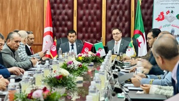 الجزائر وتونس تقيّمان تقدم الدراسات المتعلقة بالمبادلات التجارية والتكامل الاقتصادي